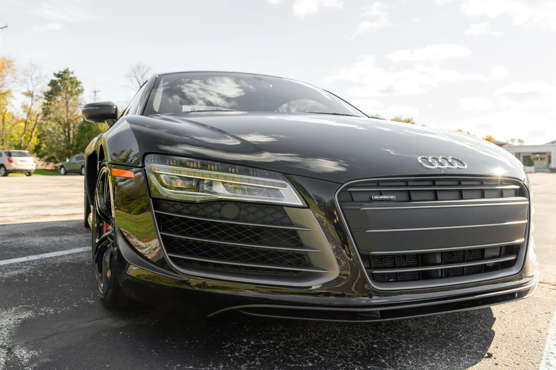 2015 Audi 42 R8 - Image 8 of 31