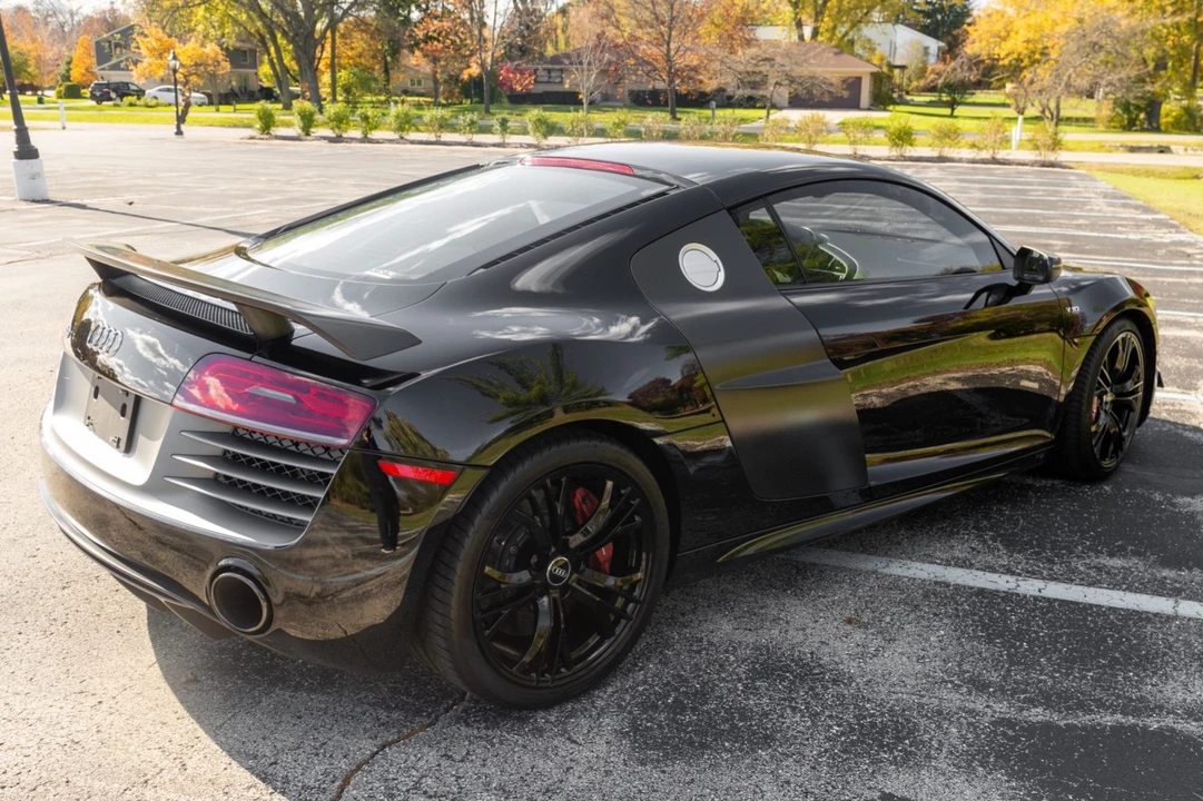 2015 Audi 42 R8 - Image 11 of 31