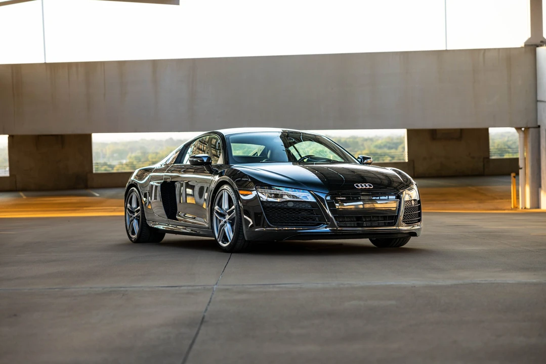 2015 Audi 42 R8 - Image 8 of 31