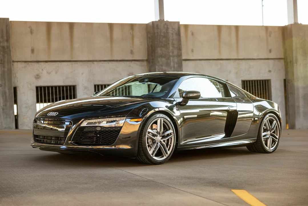 2015 Audi 42 R8 - Image 2 of 31