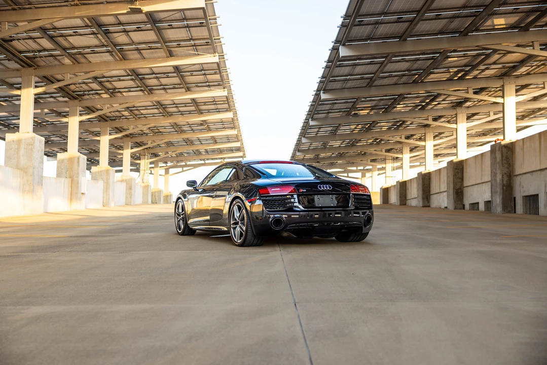 2015 Audi 42 R8 - Image 16 of 31