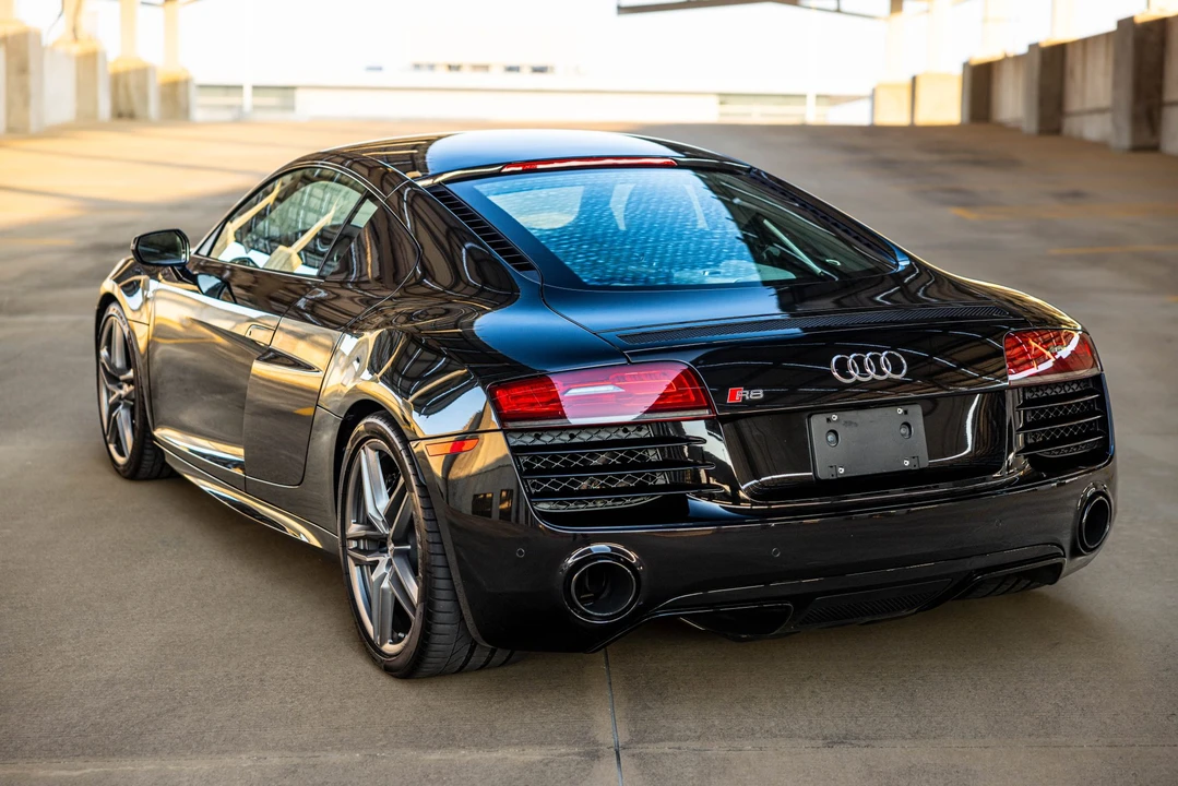 2015 Audi 42 R8 - Image 14 of 31