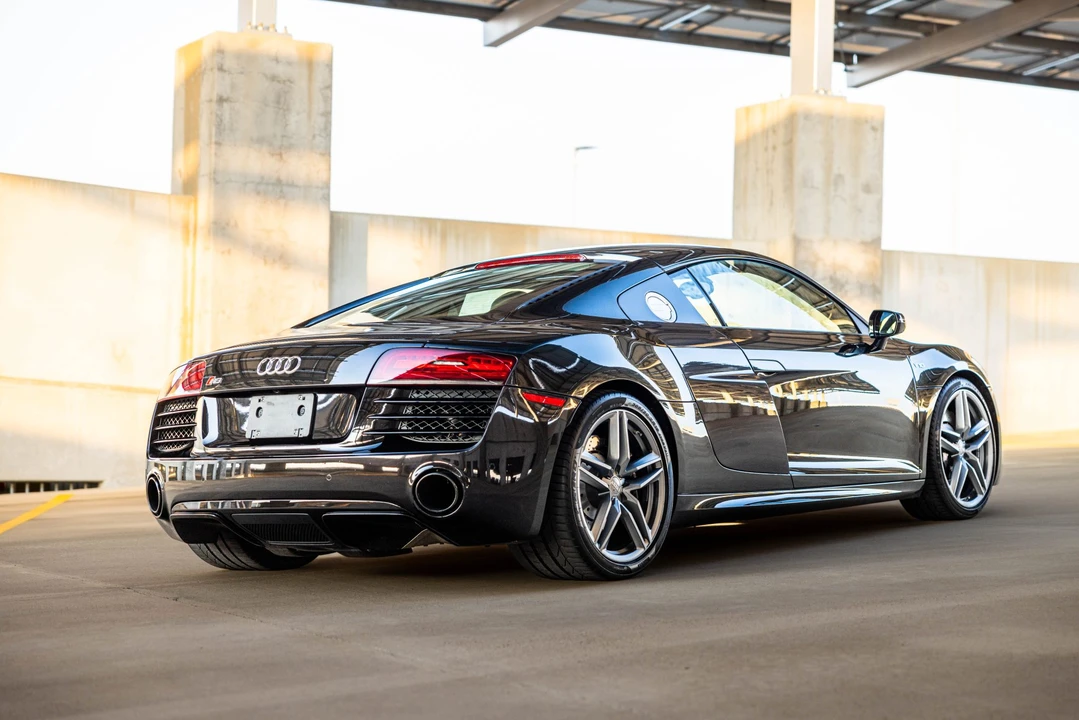 2015 Audi 42 R8 - Image 11 of 31