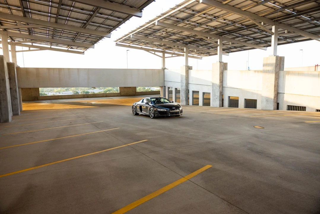2015 Audi 42 R8 - Image 6 of 31