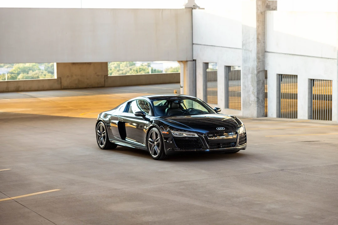 2015 Audi 42 R8 - Image 9 of 31