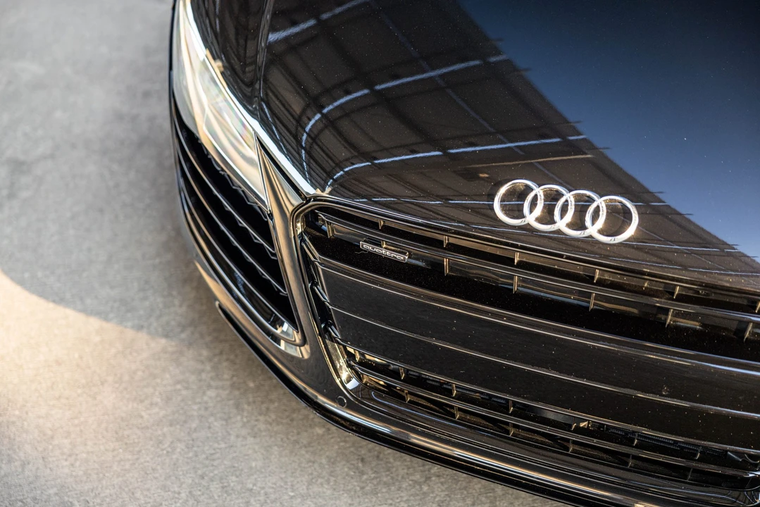 2015 Audi 42 R8 - Image 24 of 31