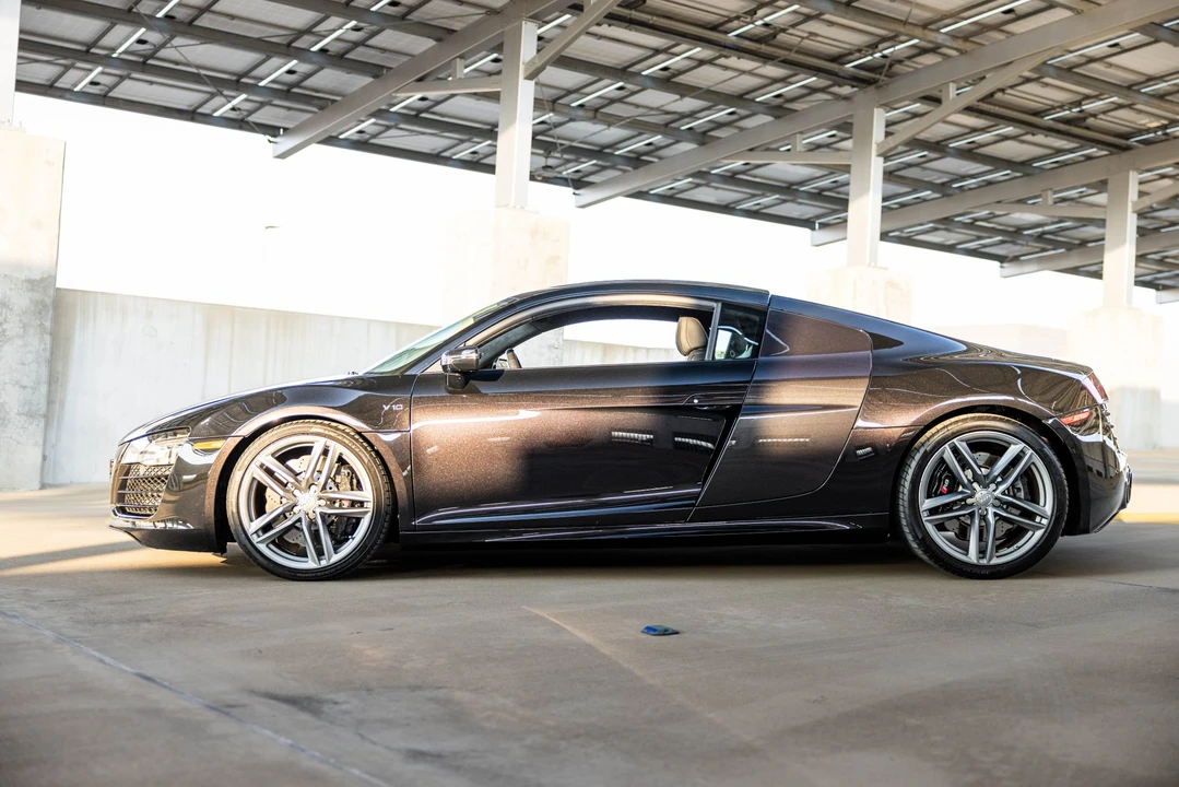 2015 Audi 42 R8 - Image 20 of 31