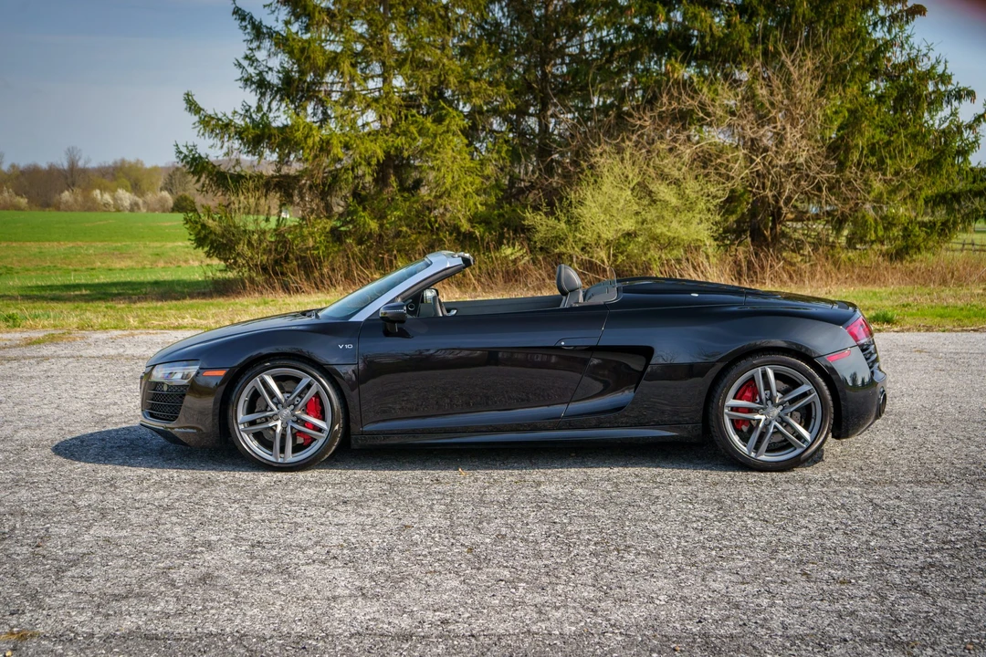 2015 Audi 42 R8 - Image 13 of 31