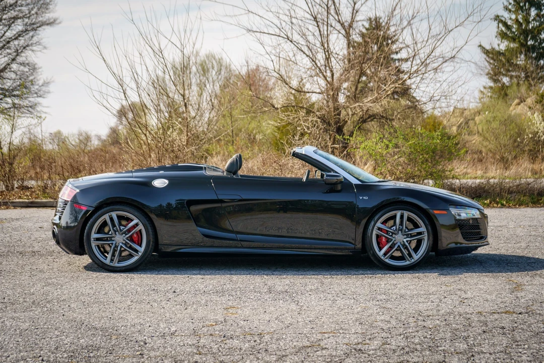 2015 Audi 42 R8 - Image 20 of 31