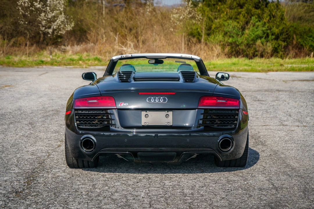 2015 Audi 42 R8 - Image 17 of 31