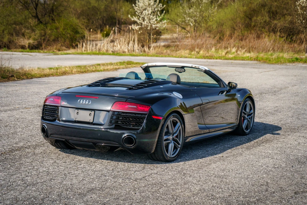 2015 Audi 42 R8 - Image 19 of 31