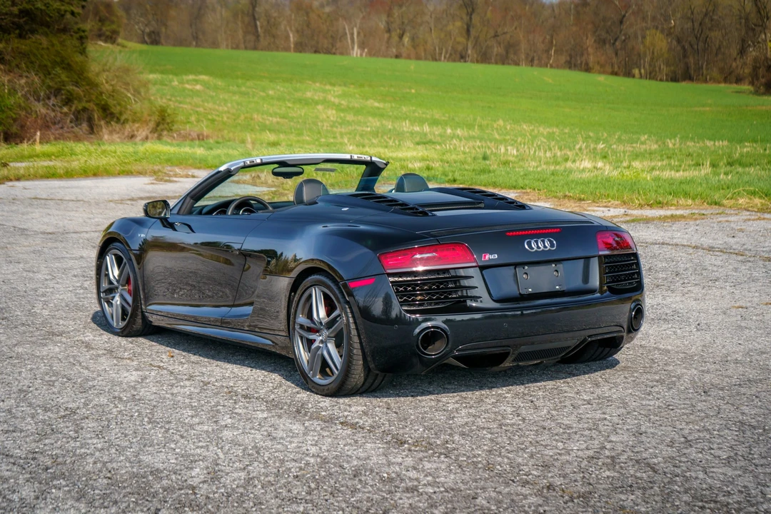 2015 Audi 42 R8 - Image 15 of 31