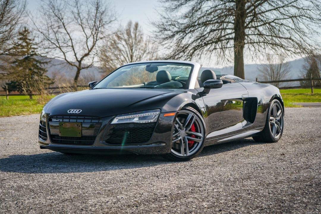 2015 Audi 42 R8 - Image 9 of 31