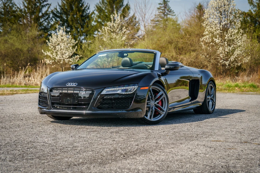 2015 Audi 42 R8 - Image 2 of 31