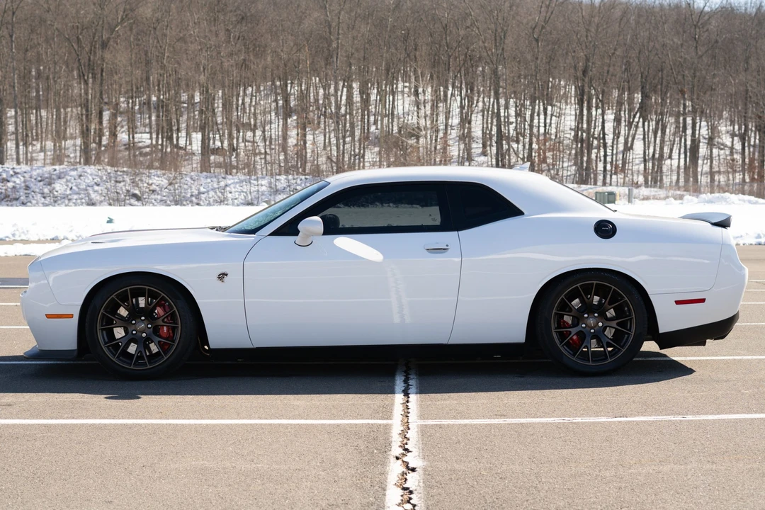 2015 Dodge Challenger SRT Hellcat 3rd Gen - Image 7 of 31