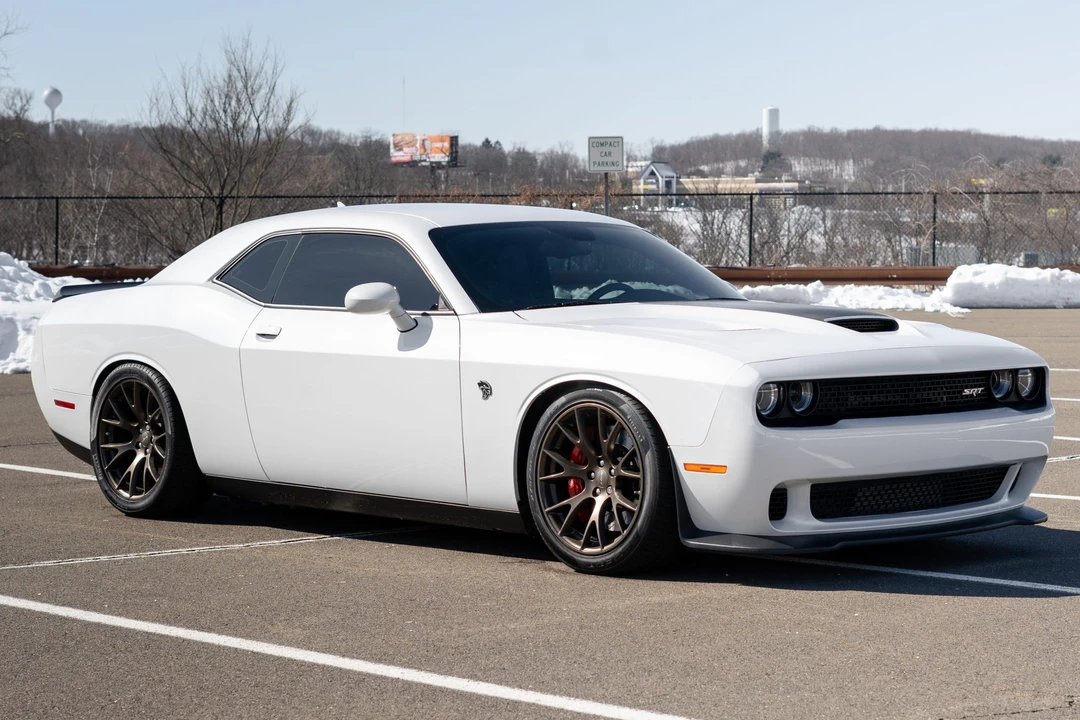 2015 Dodge Challenger SRT Hellcat 3rd Gen - Image 2 of 31