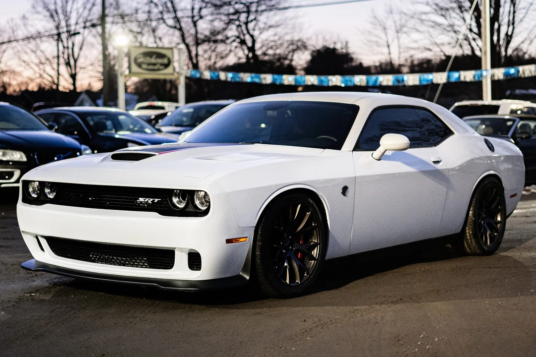 2015 Dodge Challenger SRT Hellcat 3rd Gen - Image 10 of 31