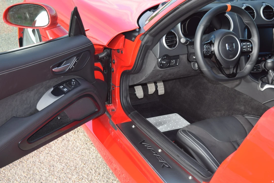 2015 Dodge Viper 5th Gen - Image 29 of 31