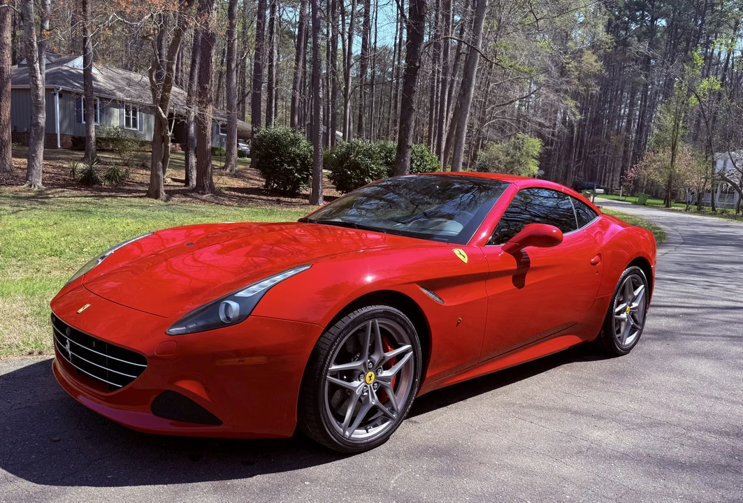 2015 Ferrari California T - Image 17 of 31