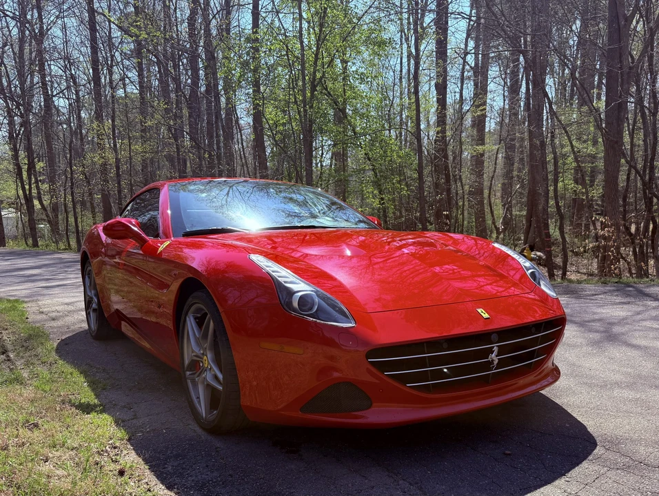 2015 Ferrari California T - Image 8 of 31