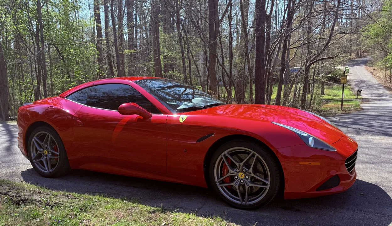 2015 Ferrari California T - Image 3 of 31