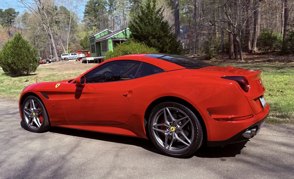 2015 Ferrari California T - Image 25 of 31