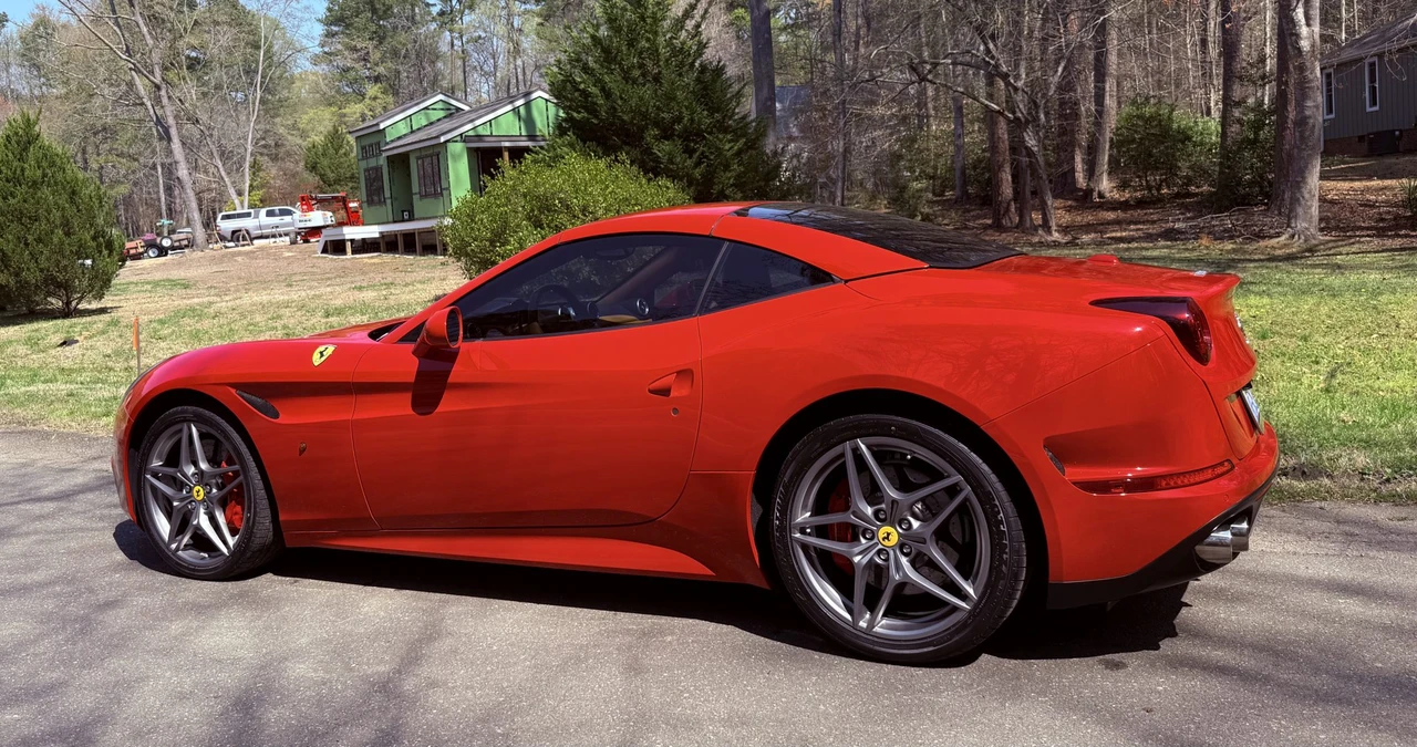 2015 Ferrari California T - Image 24 of 31