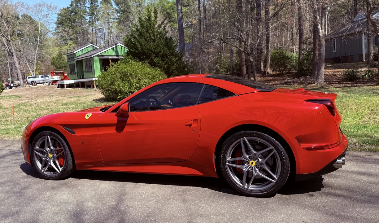 2015 Ferrari California T - Image 23 of 31
