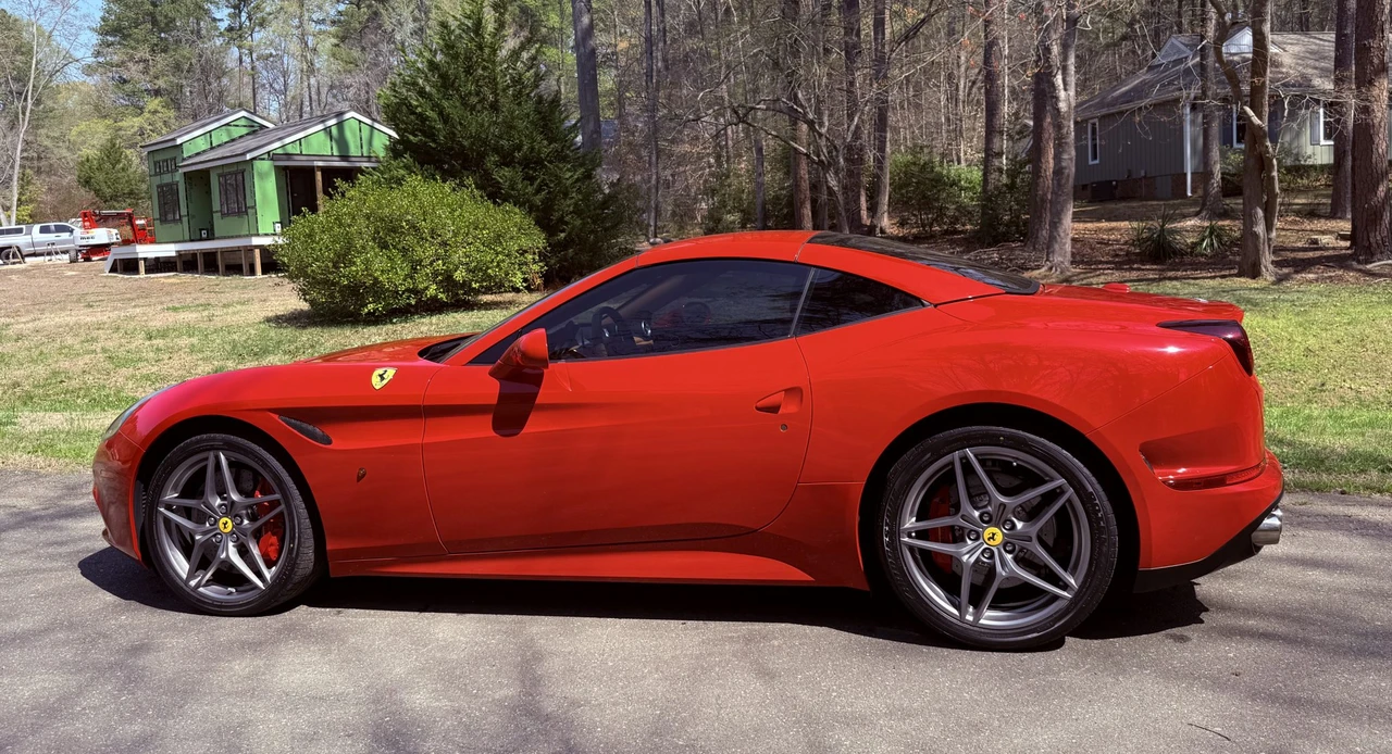 2015 Ferrari California T - Image 22 of 31
