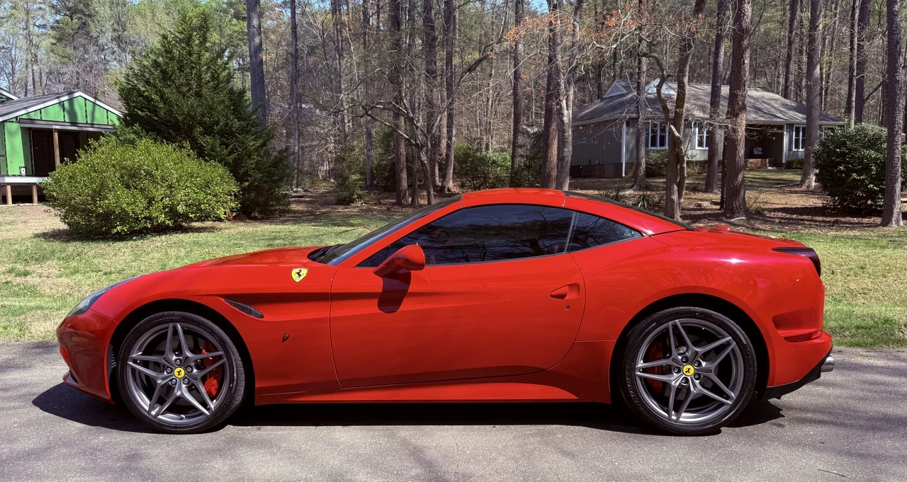 2015 Ferrari California T - Image 20 of 31