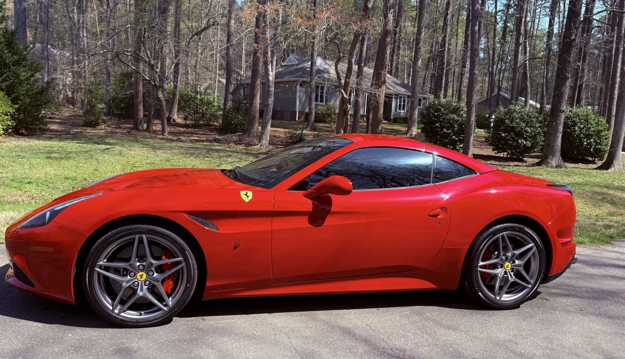 2015 Ferrari California T - Image 18 of 31