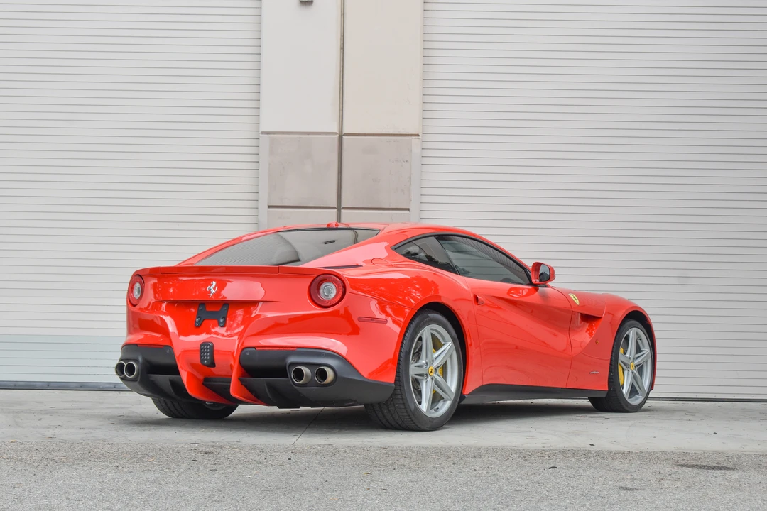 2015 Ferrari F12berlinetta - Image 15 of 31