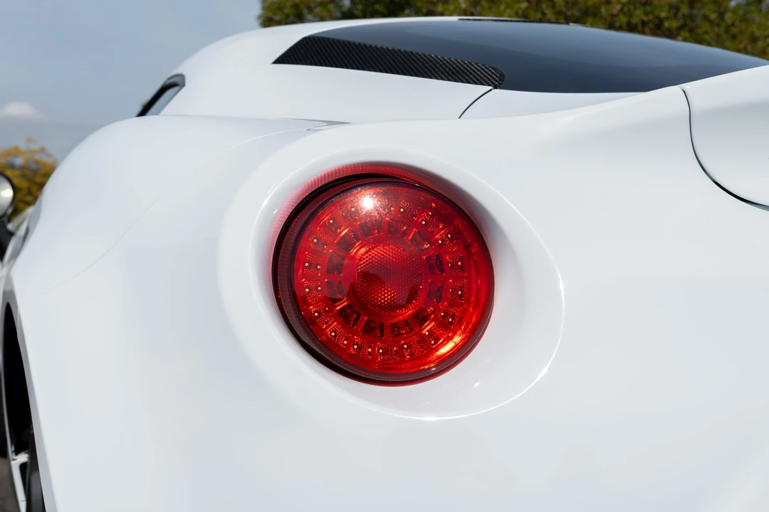 2016 Alfa Romeo 4C Coupe - Image 20 of 31