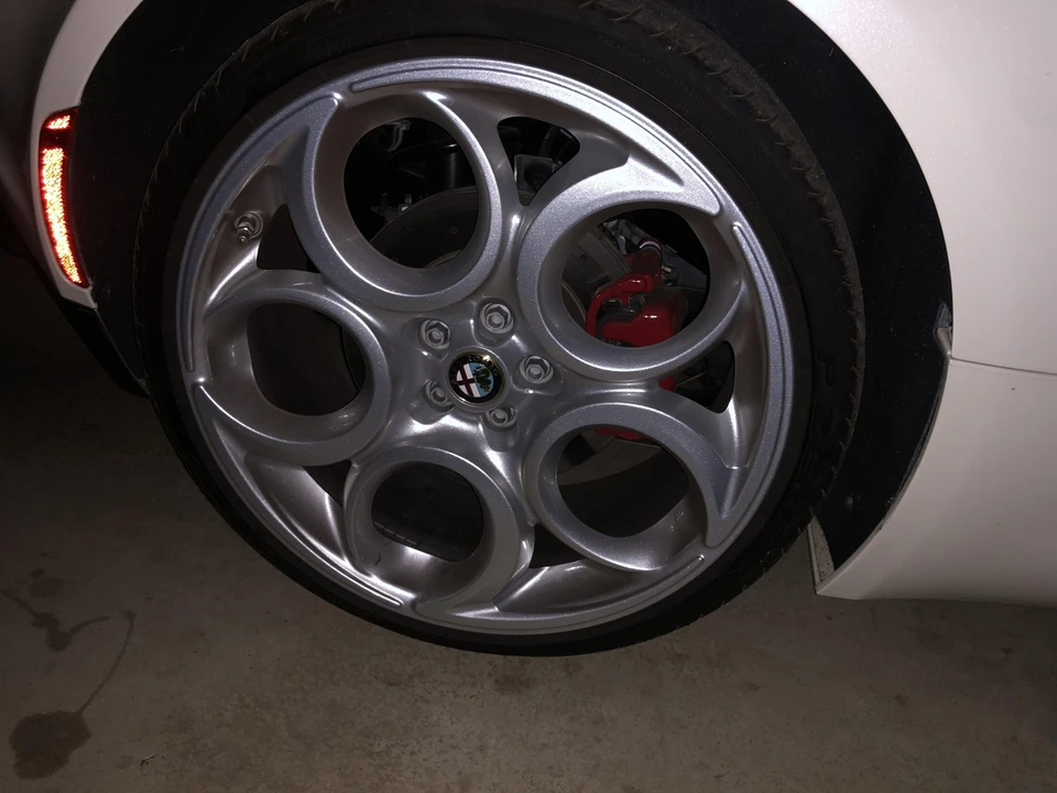 2016 Alfa Romeo 4C Coupe - Image 27 of 31
