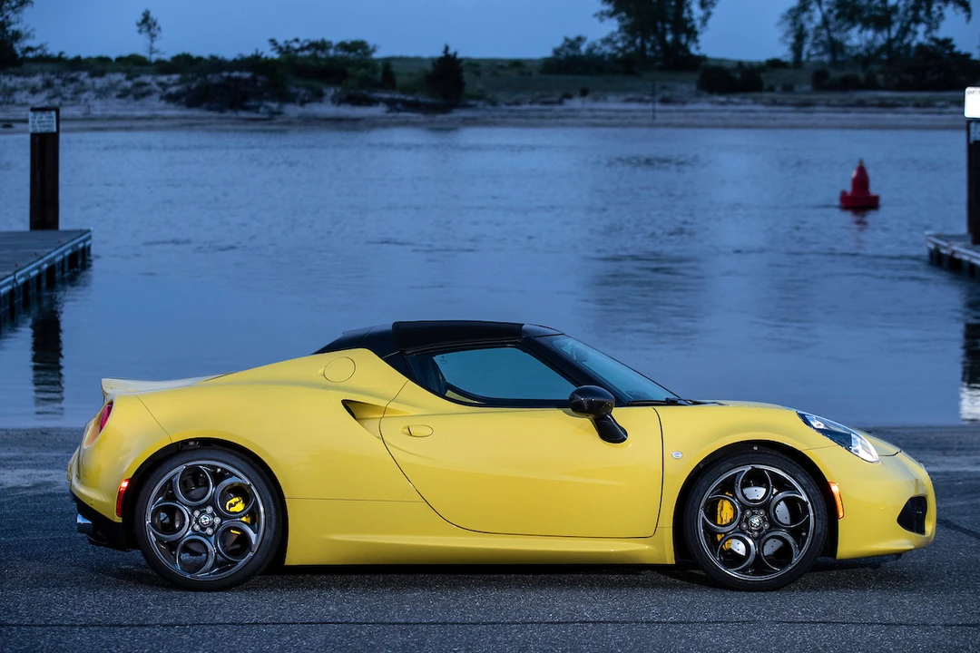 2016 Alfa Romeo 4C Spider - Image 10 of 31