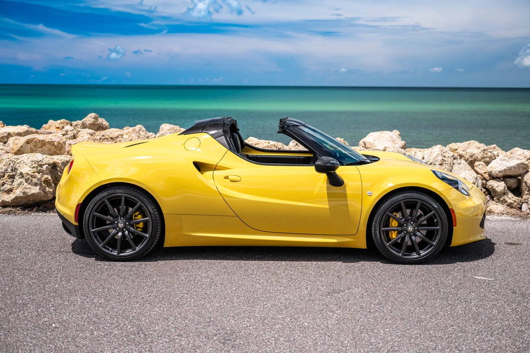 2016 Alfa Romeo 4C Spider - Image 22 of 31