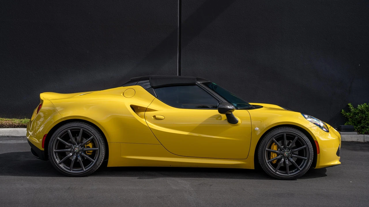 2016 Alfa Romeo 4C Spider - Image 8 of 31
