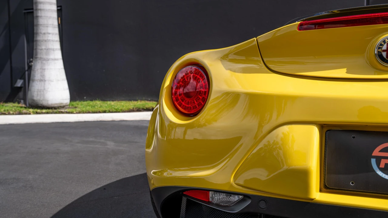 2016 Alfa Romeo 4C Spider - Image 31 of 31