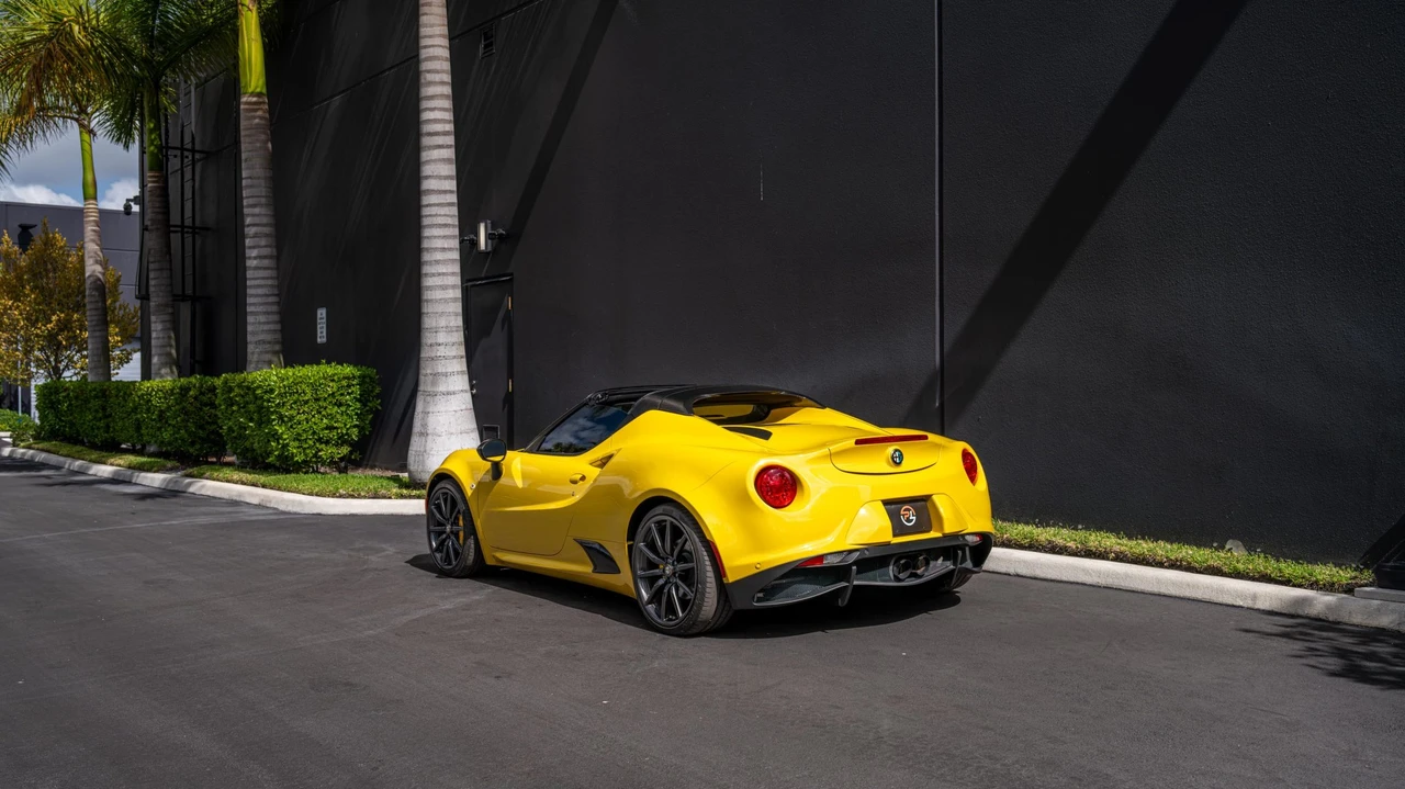 2016 Alfa Romeo 4C Spider - Image 14 of 31