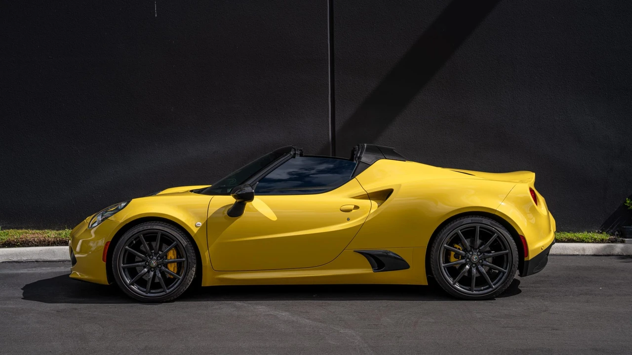 2016 Alfa Romeo 4C Spider - Image 16 of 31