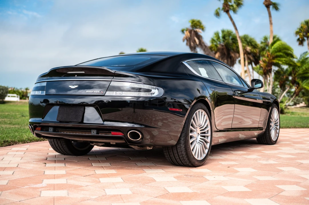 2016 Aston Martin Rapide - Image 14 of 31