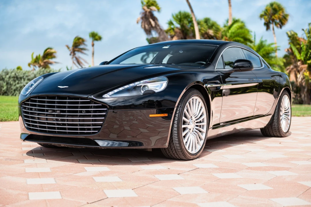 2016 Aston Martin Rapide - Image 25 of 31