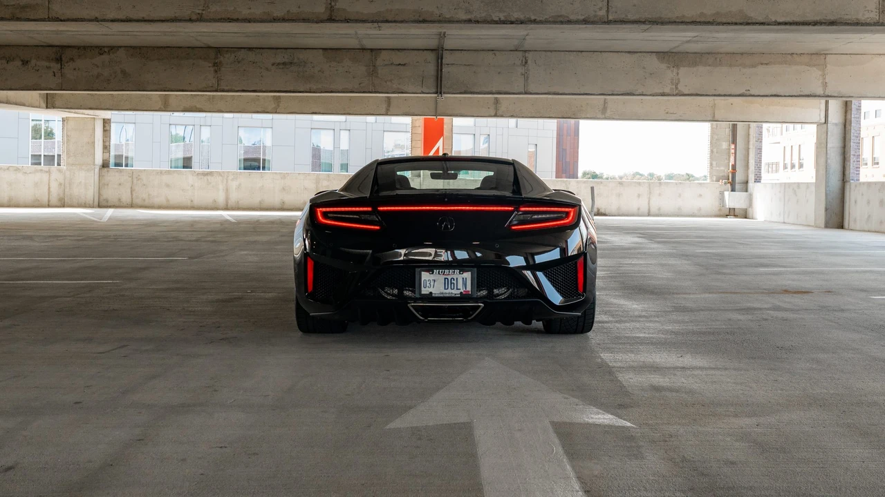 2017 Acura NC1 NSX - Image 15 of 31