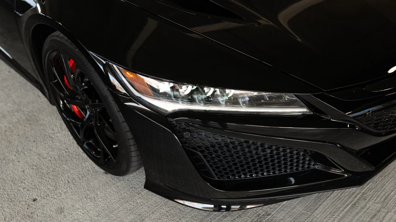 2017 Acura NC1 NSX - Image 28 of 31