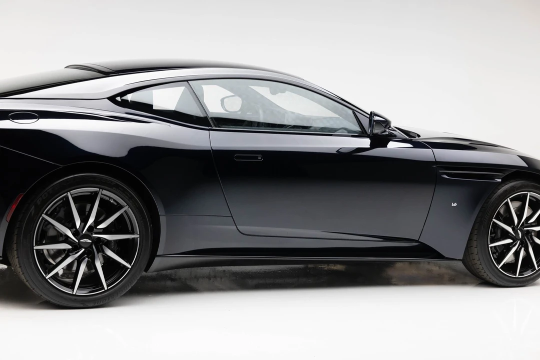 2017 Aston Martin DB11 V12 - Image 19 of 31