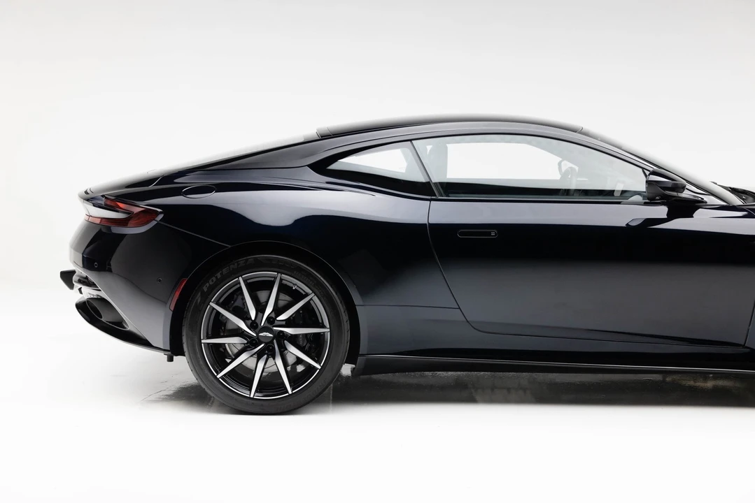 2017 Aston Martin DB11 V12 - Image 25 of 31