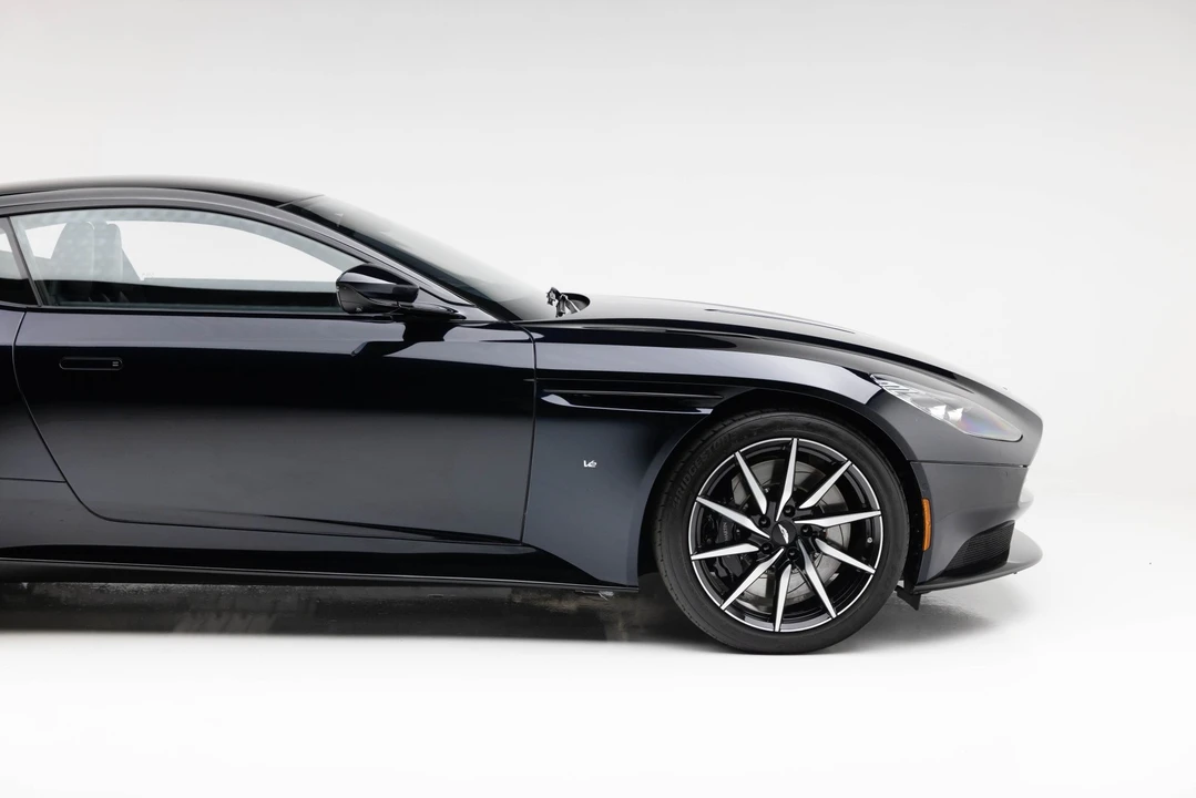2017 Aston Martin DB11 V12 - Image 24 of 31