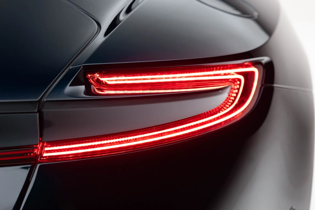 2017 Aston Martin DB11 V12 - Image 18 of 31