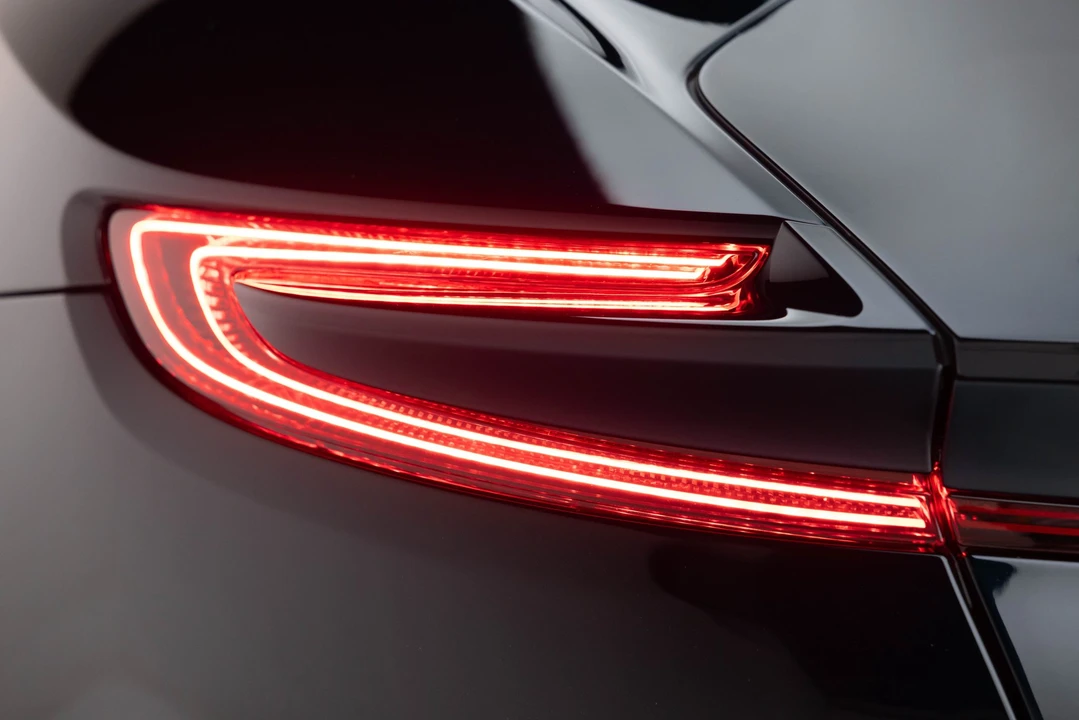 2017 Aston Martin DB11 V12 - Image 17 of 31