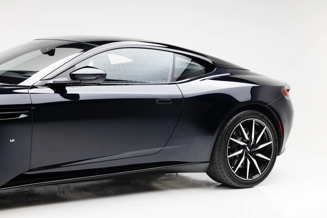 2017 Aston Martin DB11 V12 - Image 22 of 31